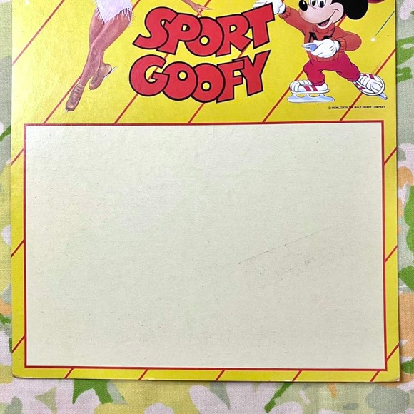 Vintage ‘85 Magic Kingdom on Ice Sport Goofy poster ❄️